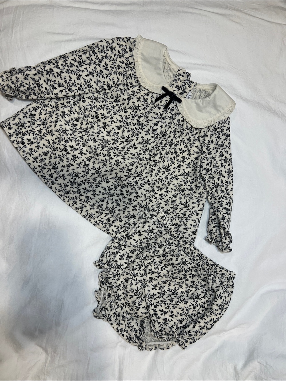 Janie and Jack Cream & Black Floral Matching Pajama Set with Peter Pan Collar